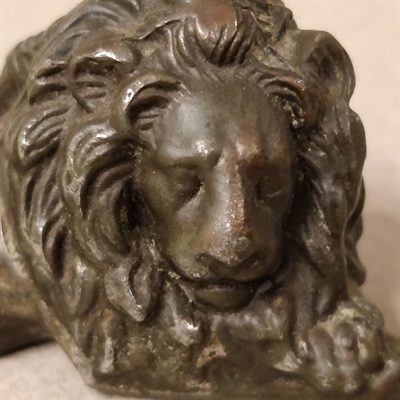 løve skulptur metal støbt figur gammel genbrug
