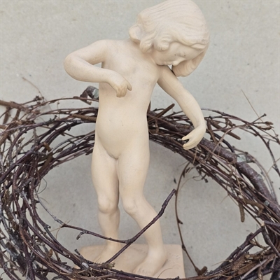 Venus-noegen-pige-staaende-Kai-Nielsen-skulptur-gammel-figur-