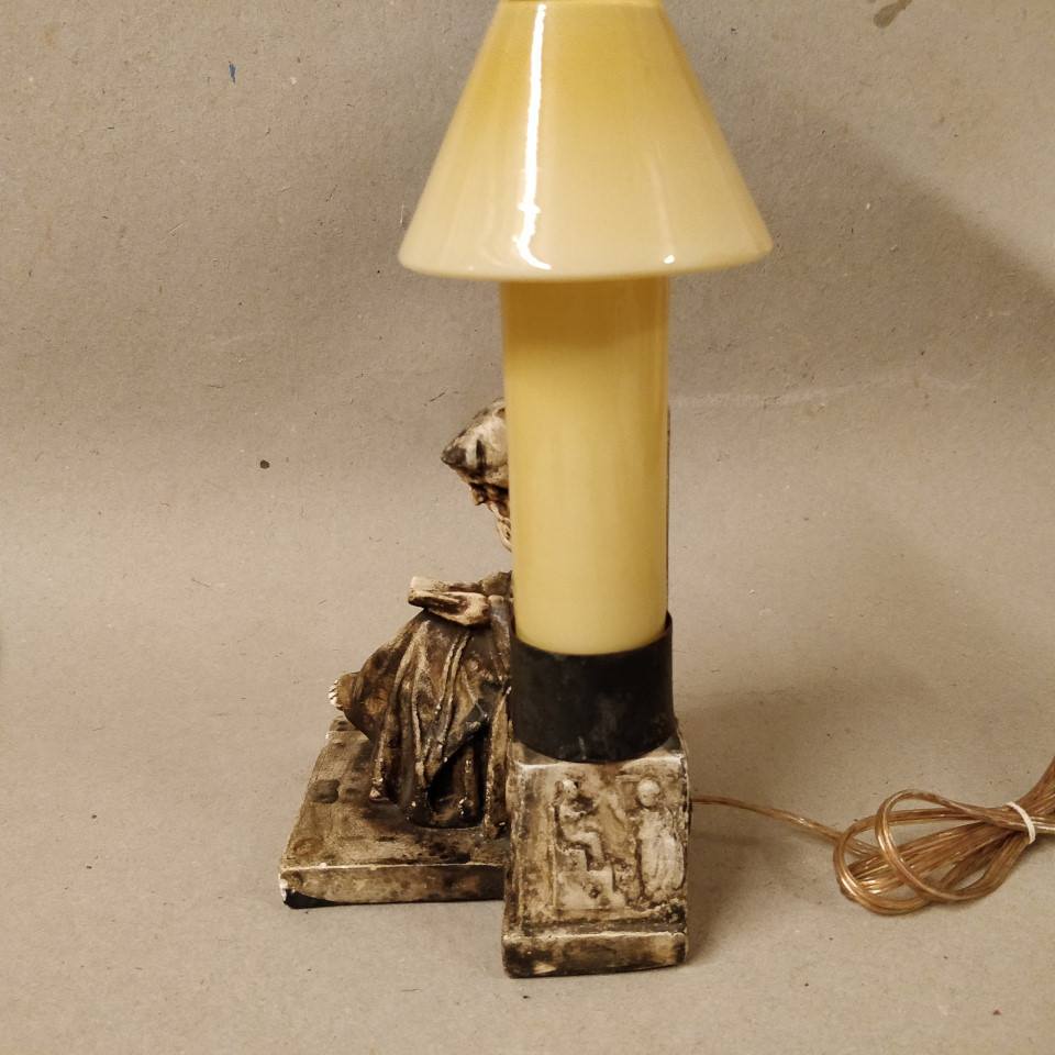 Gips lampe gul glasskærm, gammel lampe.