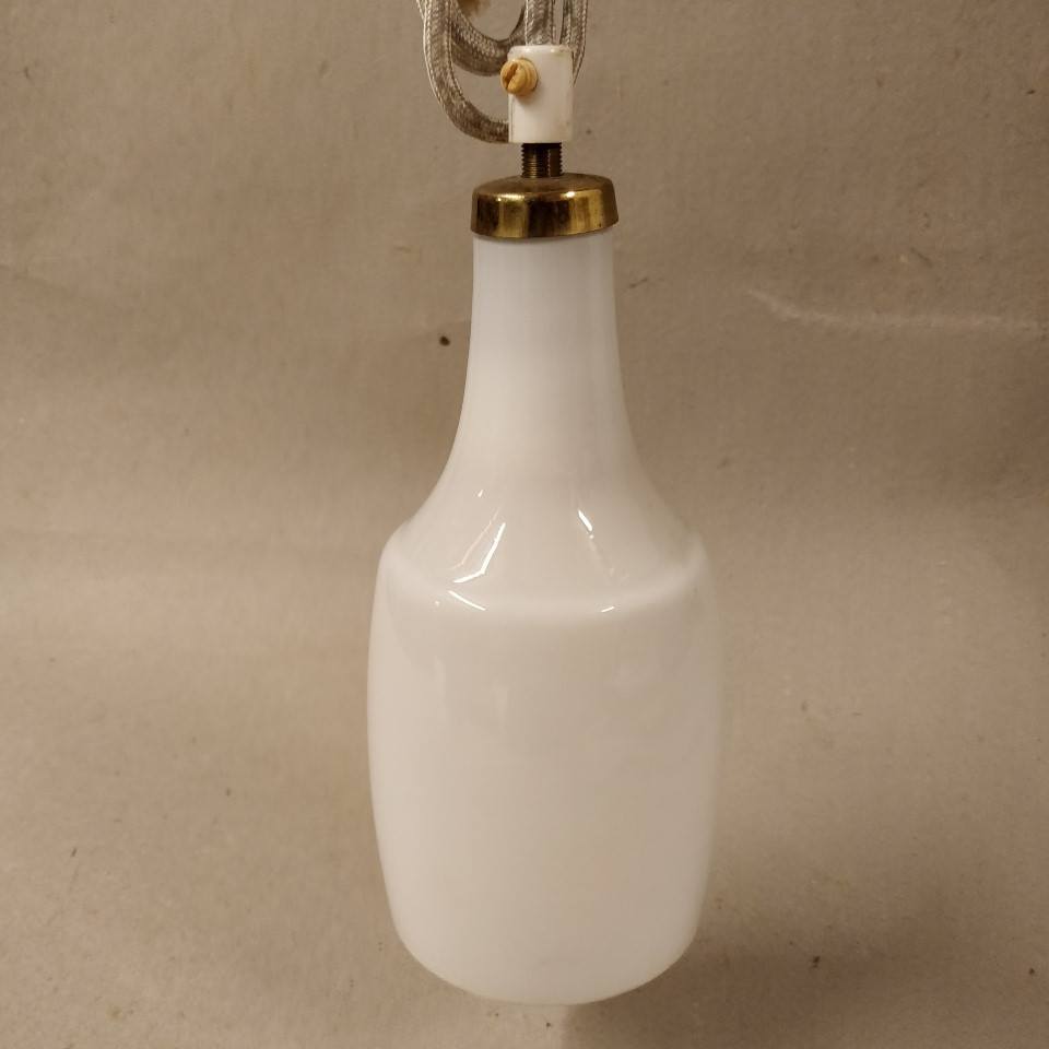 realistisk skab råolie Hvid glas loftlampe, retro gammel lampe.