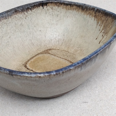 blå, grå,, brun glaseret fad rektangulært høje kanter  moderne design  signeret HR