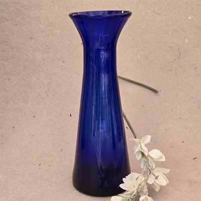 hyacintglas-kobolt-blaat-loegglas-højt-konisk-gammelt-knaekket-i-bunden