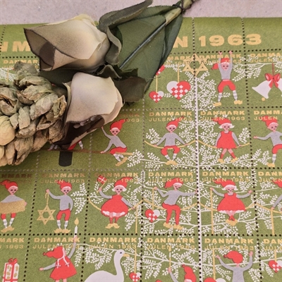 lysegrønt-helark-julemærker-nissedrenge-nissepiger-helark-1963