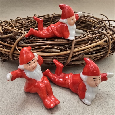 røde-nisser-hvidt-skæg-liggende-siddende-porcelæn-gammelt-julepynt