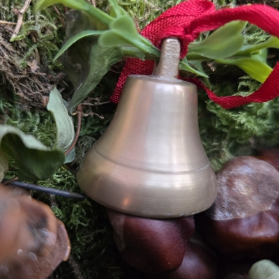 messing-klassisk-klokke-gammelt-julepynt