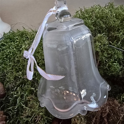 sekskantet-matteret-glas-juleklokke-gammel-julepynt-klokke