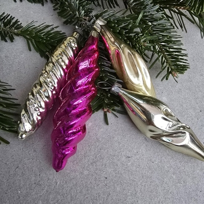 pink-guld-sølv-ensfarvede-lange-snoede-glas-juletraeskugler-gammel-russisk-glaspynt