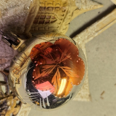 soelv-glas-julekugle-orange-kobberfarvet-blomst-gammel-juletraesjulekugle