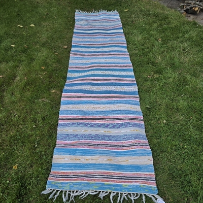 lyserøde-blå-hvide-striber-bomuld-svensk-løber-kludetæppe-Sverige