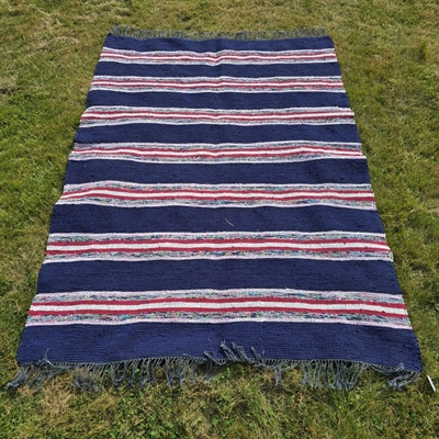 kongeblaa-roede-multfarvede-striber-retro-svensk-stort-kludetaeppe-