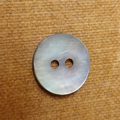 lysegrå perlemorsknap 2 huller vintage knapper