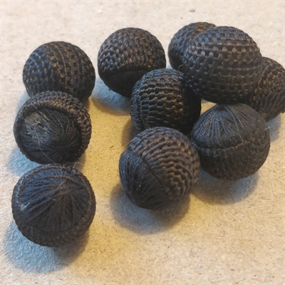 kugleformede-sorte-possement-knapper-gamle-franske-sofistikerede