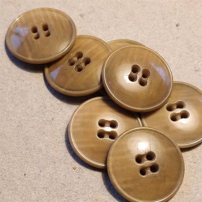 runde-karamel-farvede-plastik-knapper-med-fyldig-kant-vintage