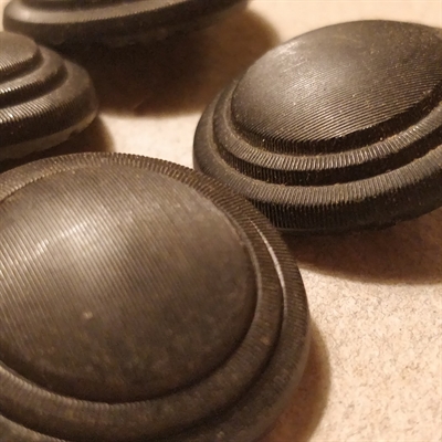 rund-buet-sort-glasknap-ministribet-gamle-franske-glasknapper