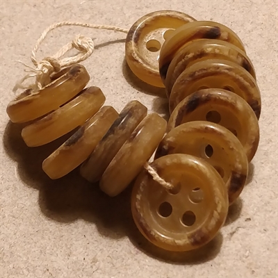 rund-enkel-brunbeige-marmoreret-plastik-knap-kant-retroknapper