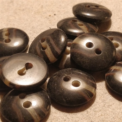 runde-2-huller-grå-sort-marmoreret-retro-knapper