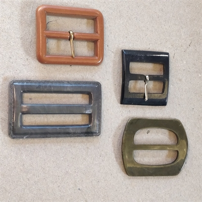 gråt-sort-grønt-brunt-retro-bæltespænder-forskellige-former