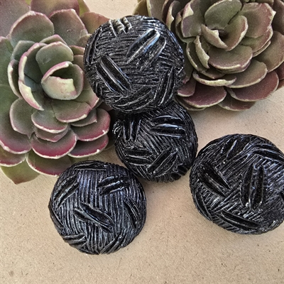 sorte håndlavede store vintage knapper kunstmateriale  sorte med mønster 