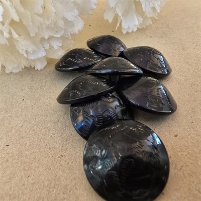 runde-sorte-stregmønsterede-knapper-vintageknapper-Paris