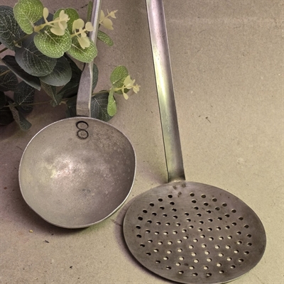 letmetal-suppeøse-hulske-gamle-køkkenredskaber