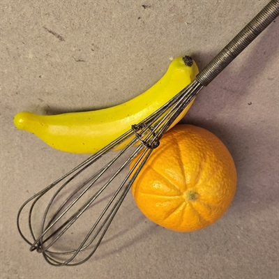 hånd-piskeris-metal-svensk-retro-køkkengrej