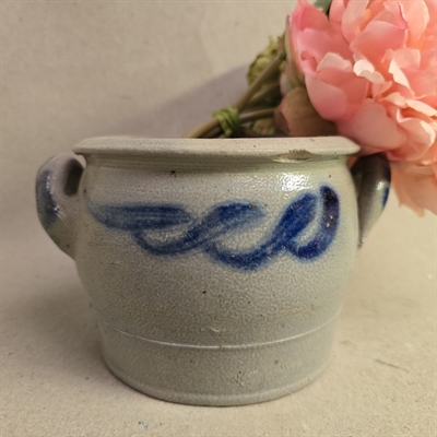 Lille grå, blå syltekrukke med ører, gammel dansk stentøjskrukke.