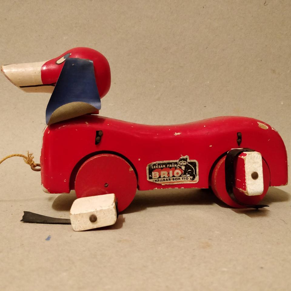 Brio træhund, gammelt legetøj old toy sweden