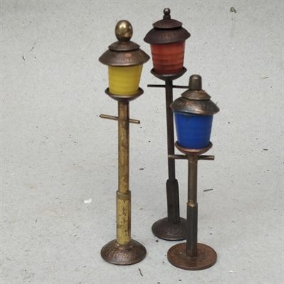 gadelamper-kobbermønter-plastik-fingerbøl-rød-gul-blå-2ører-5ører-gammelt-håndarbejde