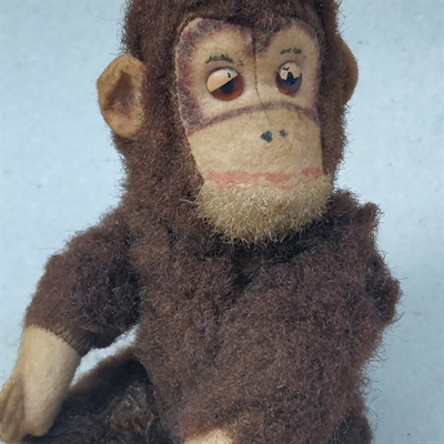 abe-mørkebrun-lysebrunt-hoved-hænder-fødder-krammeabe-gammelt-legetøj