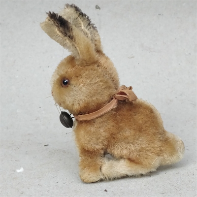 brunlig-plys-kanin-klokke-om-halsen-Steiff-krammedyr-gammelt-legetøj