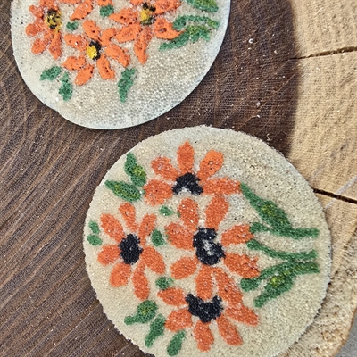 emalje runde plader ubrændte med orange blomsterbuketter  mini glasperle kunst gamle franske