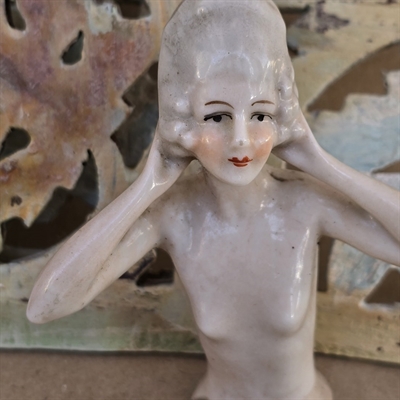 Halvdukke porcelæn rokoko frisure armene op til ørerne bare bryster gammel fransk dukke