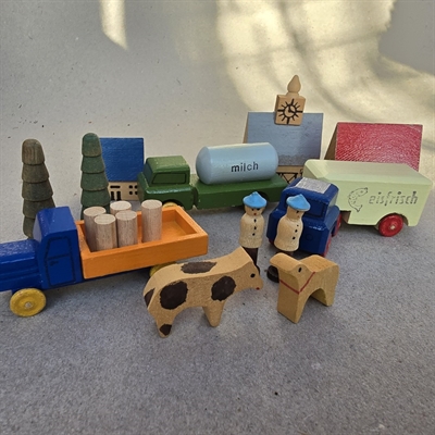 træ-legetøj-huse-lastbiler-dyr-gammelt