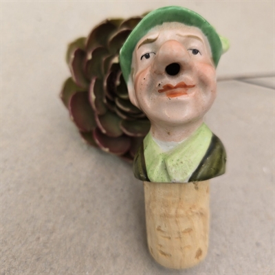 Hoved-groen-hat-groent-toej-skænkeprop-porcelæn-gammel