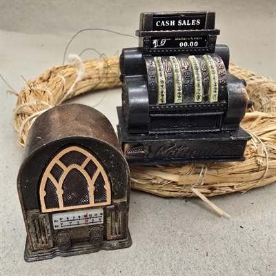 brun-gammel-radio-national-kasseapparat-blyantspidsere-ældre 