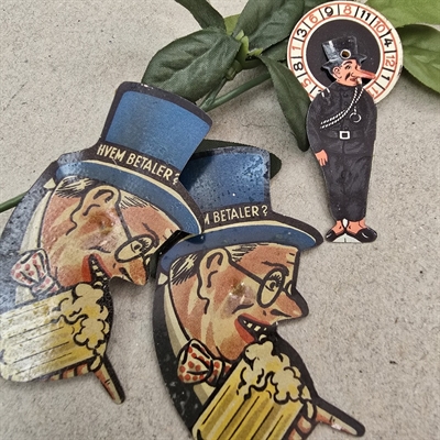 metalfigurer-gamle-øldrikkere-krus-blå-høj-hat-hvem-betaler-skorstensfejer-tal-drejeskive