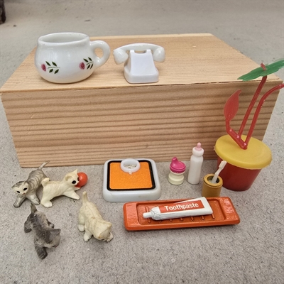 killinger-badevaegt-tandboerste-potte-telefon-miniature-til-dukkehuset