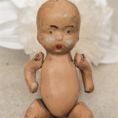 baby-keramik-dukke-patineret-gammel-babydukke