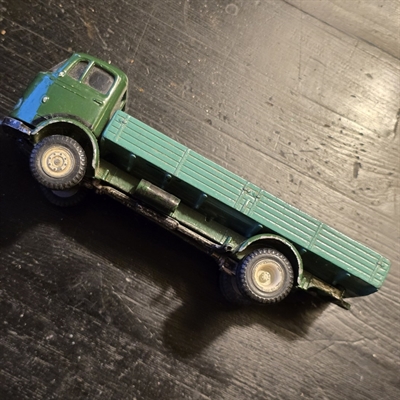 groen-lastbil-lad-Mercedes-benz-modelbil-Tekno-dansk-metal-legetoej