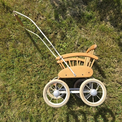 træ-metal-stor-dukkeklapvogn-gummihjul-Winther-legetøj-gammel-dukkevogn