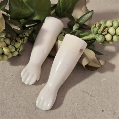 dukkearme-hvide-porcelaensarme-gammelt-dukketilbehoer