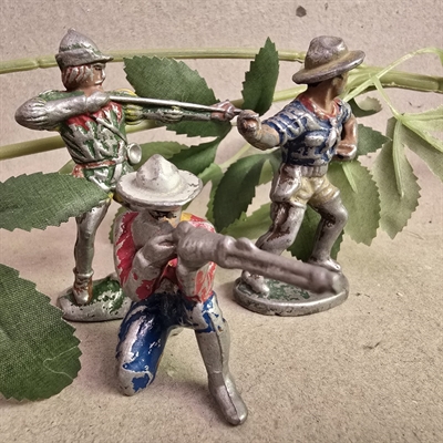 cowboys-robin-hood-1001-1204-krolyn-gammelt-legetoej