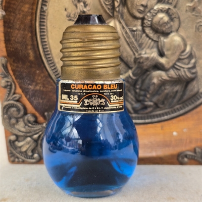elpaereformet-flaske-med-Curacao-bleu-30-procent-vintage