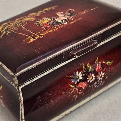 rektangulær-buttet-metal-kagedåse-små-ben-brun-blomsterbuketter-gammel-usædvanlig-blikæske