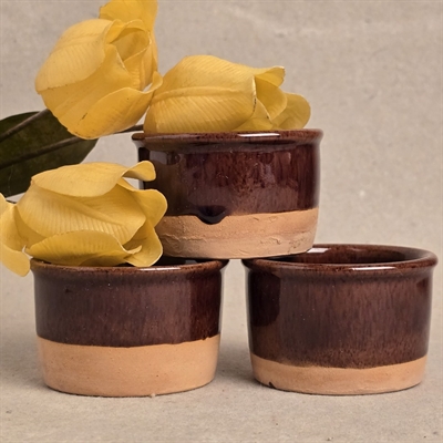 runde-lige-kanter-lerskåle-keramik-mørkebrun-glasur-retroskåle