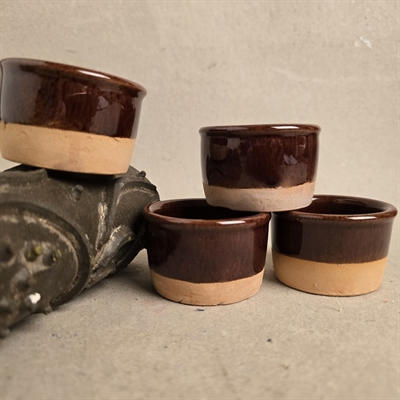 mørkebrun-glaserede-runde-lerskåle-lige-kanter-retroskåle-keramikskåle