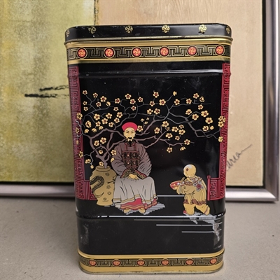 sort-metal-tea-daase-kinesiske-motiver-gammel-tebeholder-stor