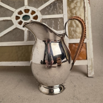 let-buttet-forsoelvet-maelkekande-retro-kande-beviklet-bambus-haandtag