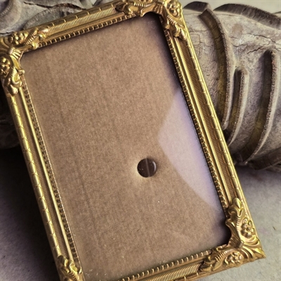 messing-fotoramme-flotte-lilje-hjoerner-vintage-billedramme