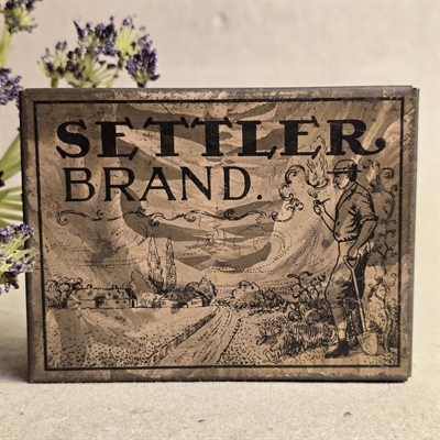 brunlig-metaldaase-golden-flake-Cavendish-settlerbrand